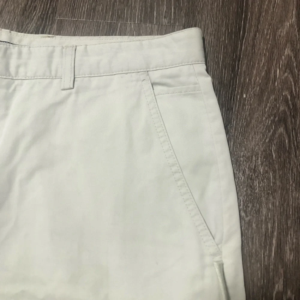 Greg Norman Men's Tech Performance Cargo Golf Shorts - Size 36